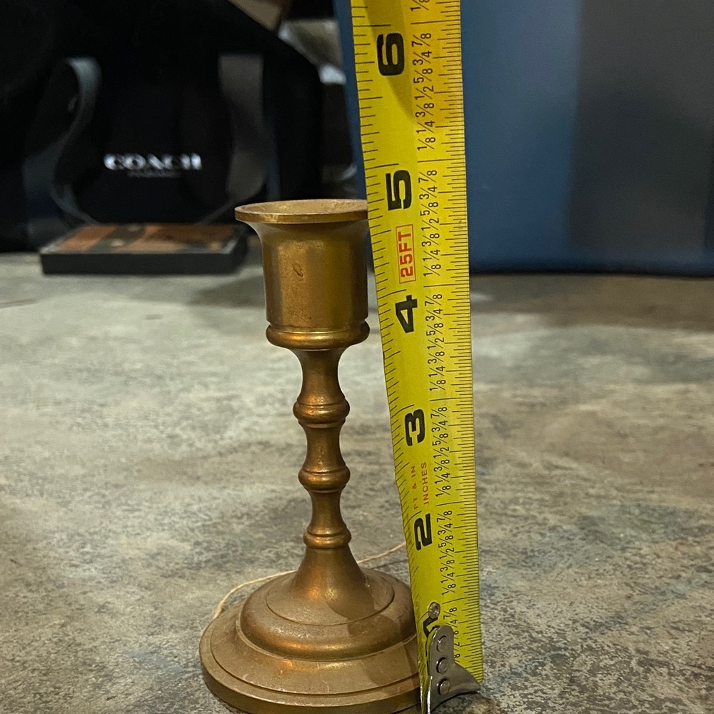 Elegant Brass Candlestick Holders - Set of 4 - Picture 3 of 4